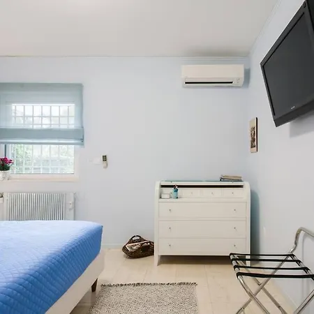 Apartment Stylish Steambath, 200mbps Near The Beaches Athens